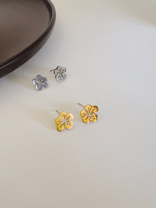 Maga Flower  studs