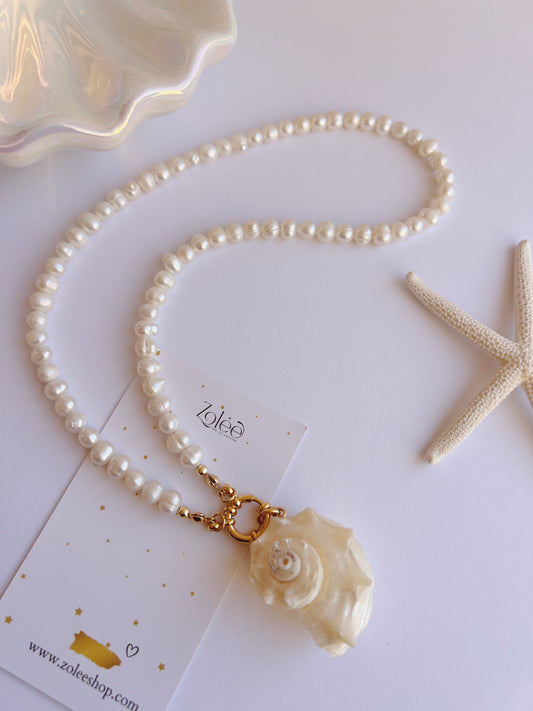 Costa blanca necklace