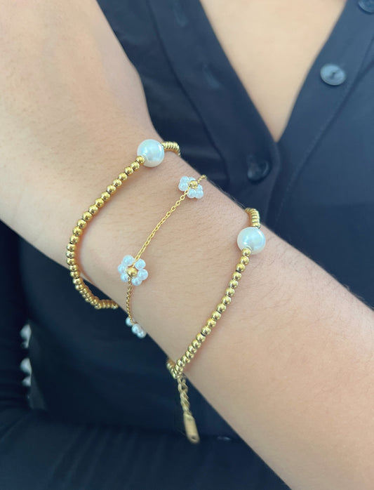 Pearls flower bracelet