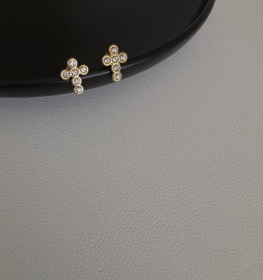 Cross zircone studs