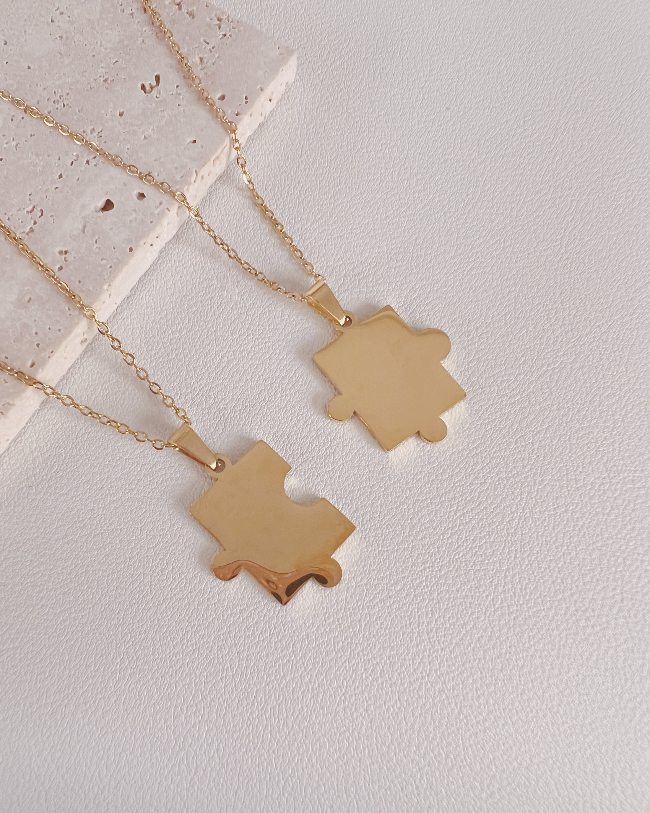 Puzzle necklace set