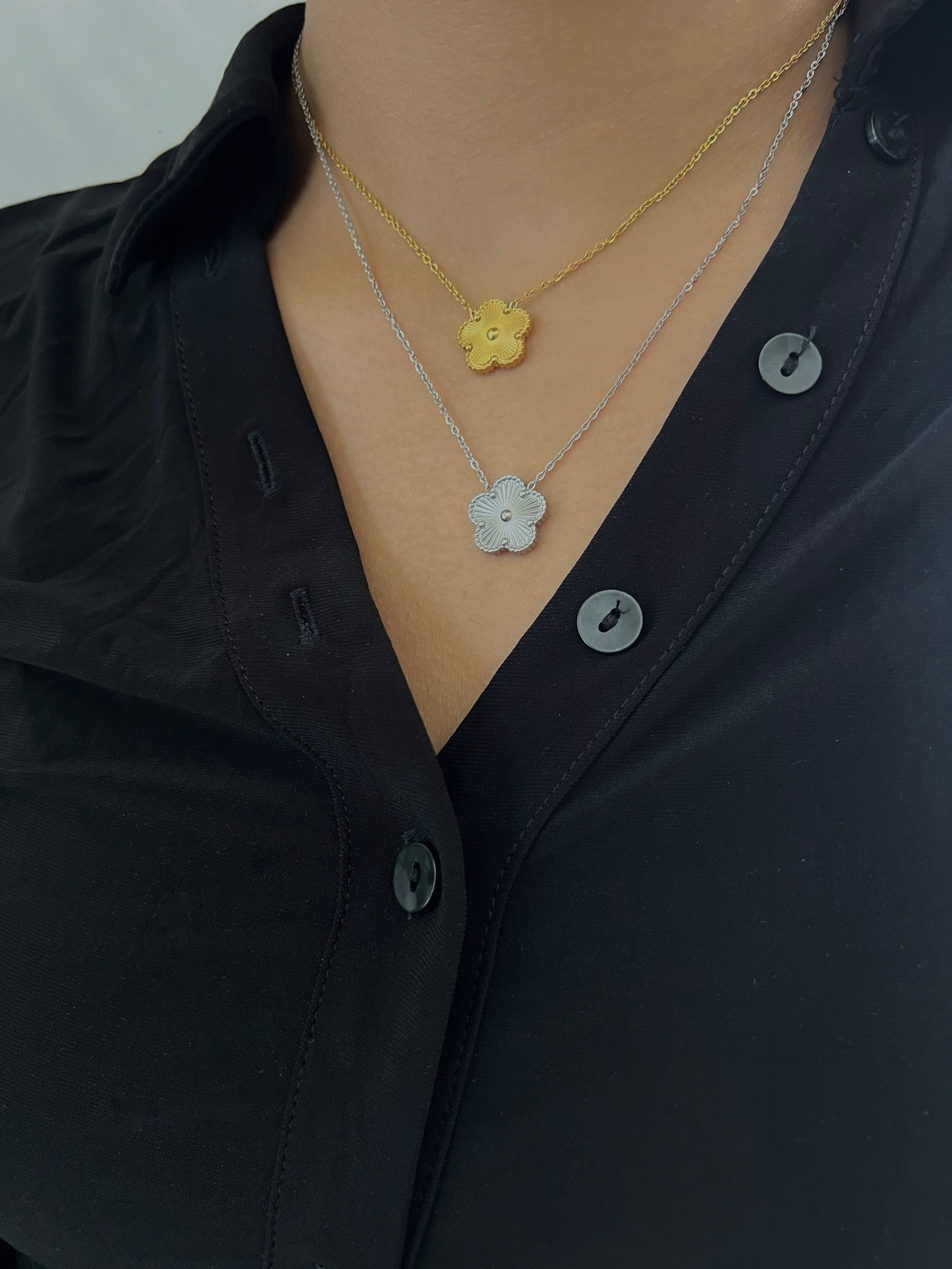 Van flower necklace