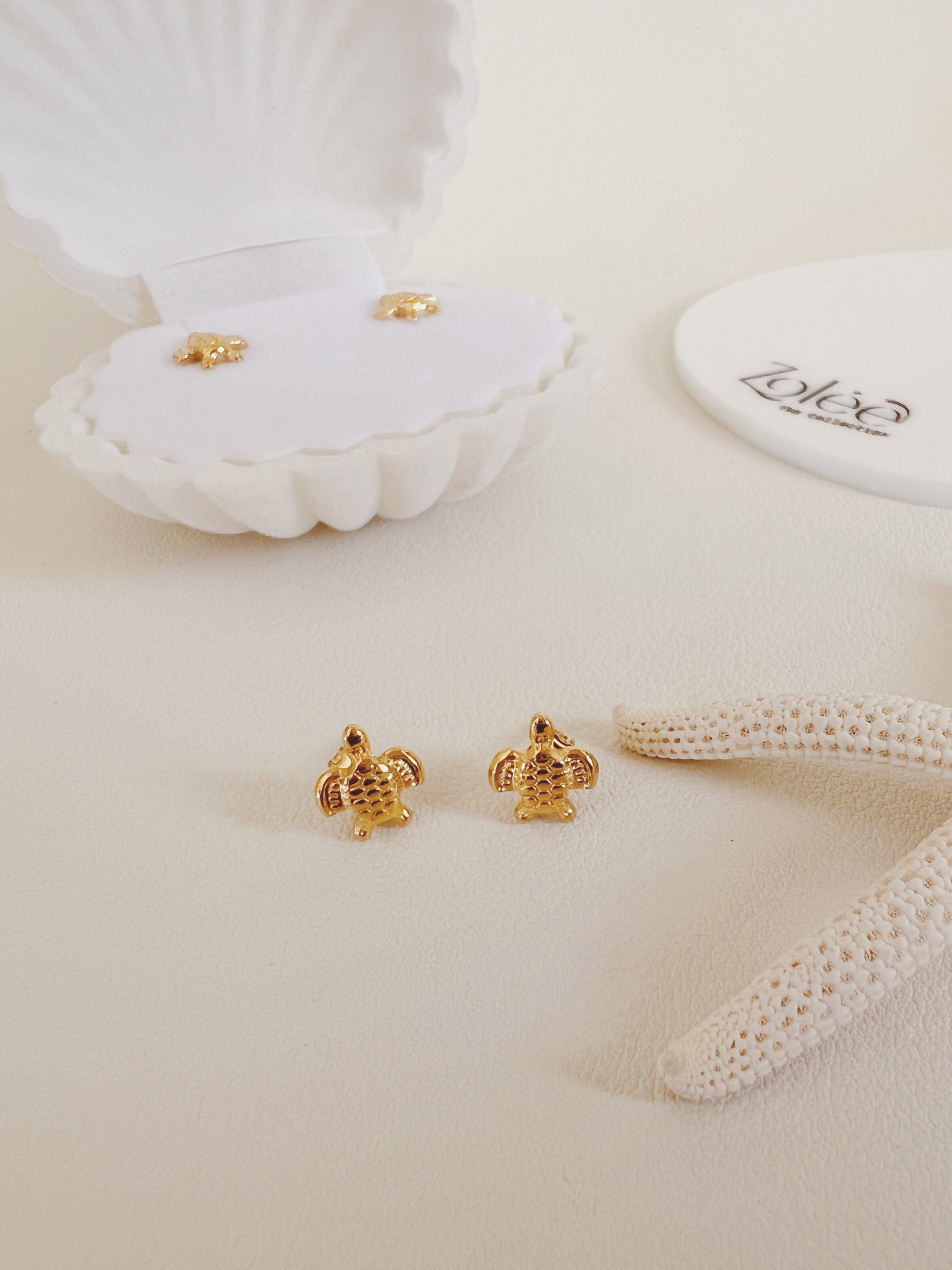 Mini turtle studs
