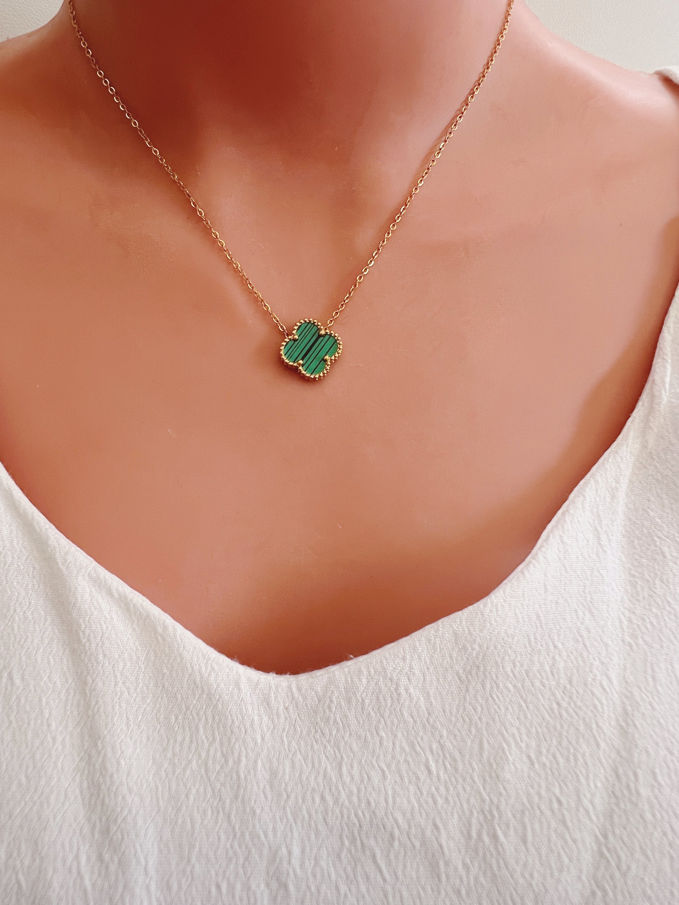 Green clover necklace