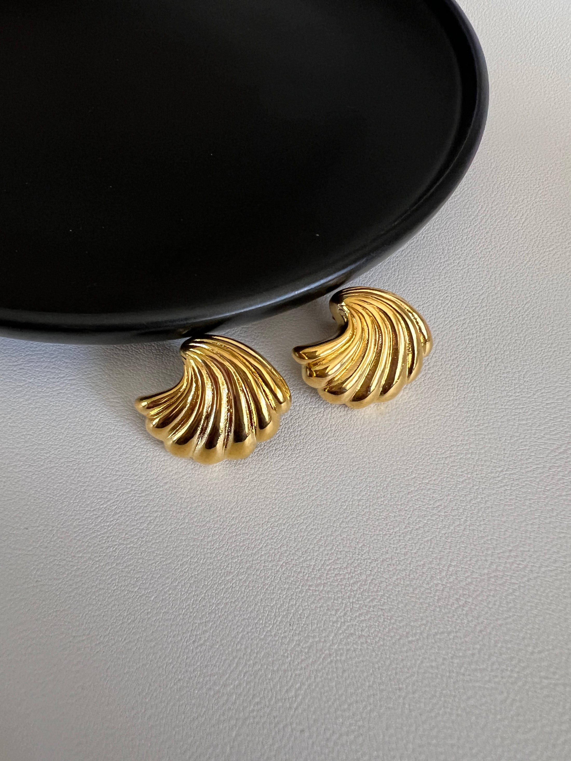 Tropical  summer studs