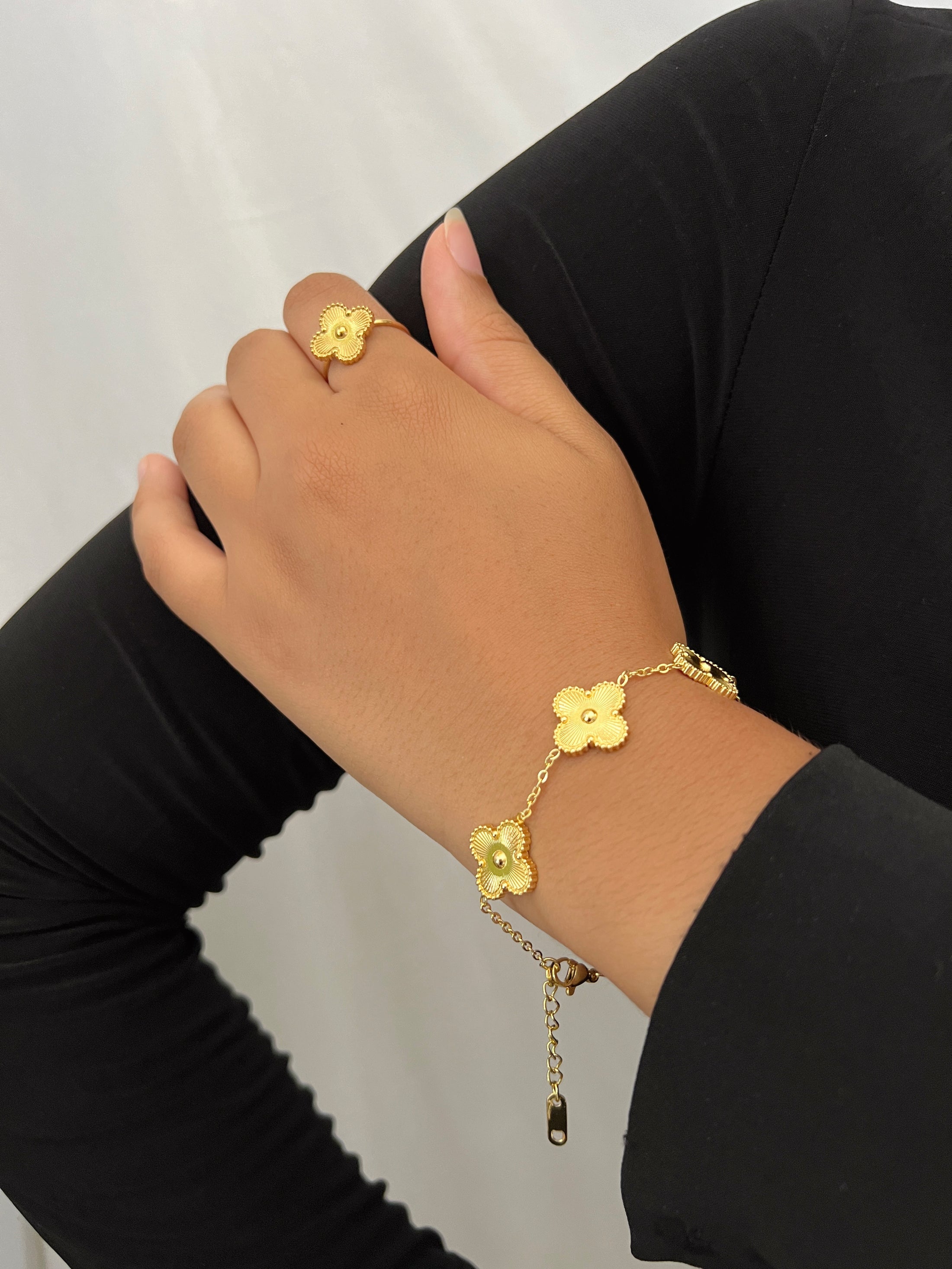 Clover bracelet