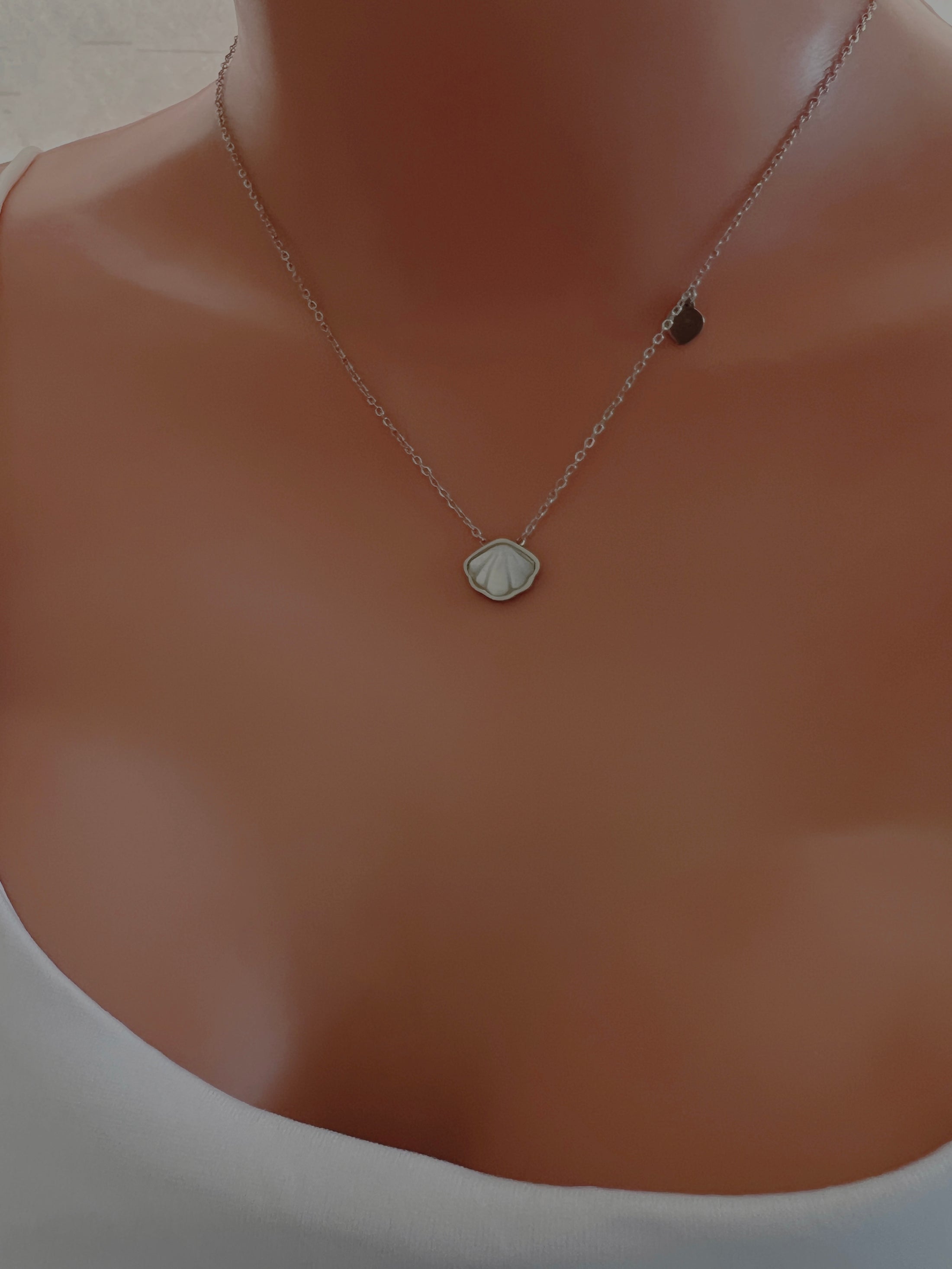 Mini shell necklace