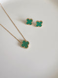 Load image into Gallery viewer, Green clover earrings
