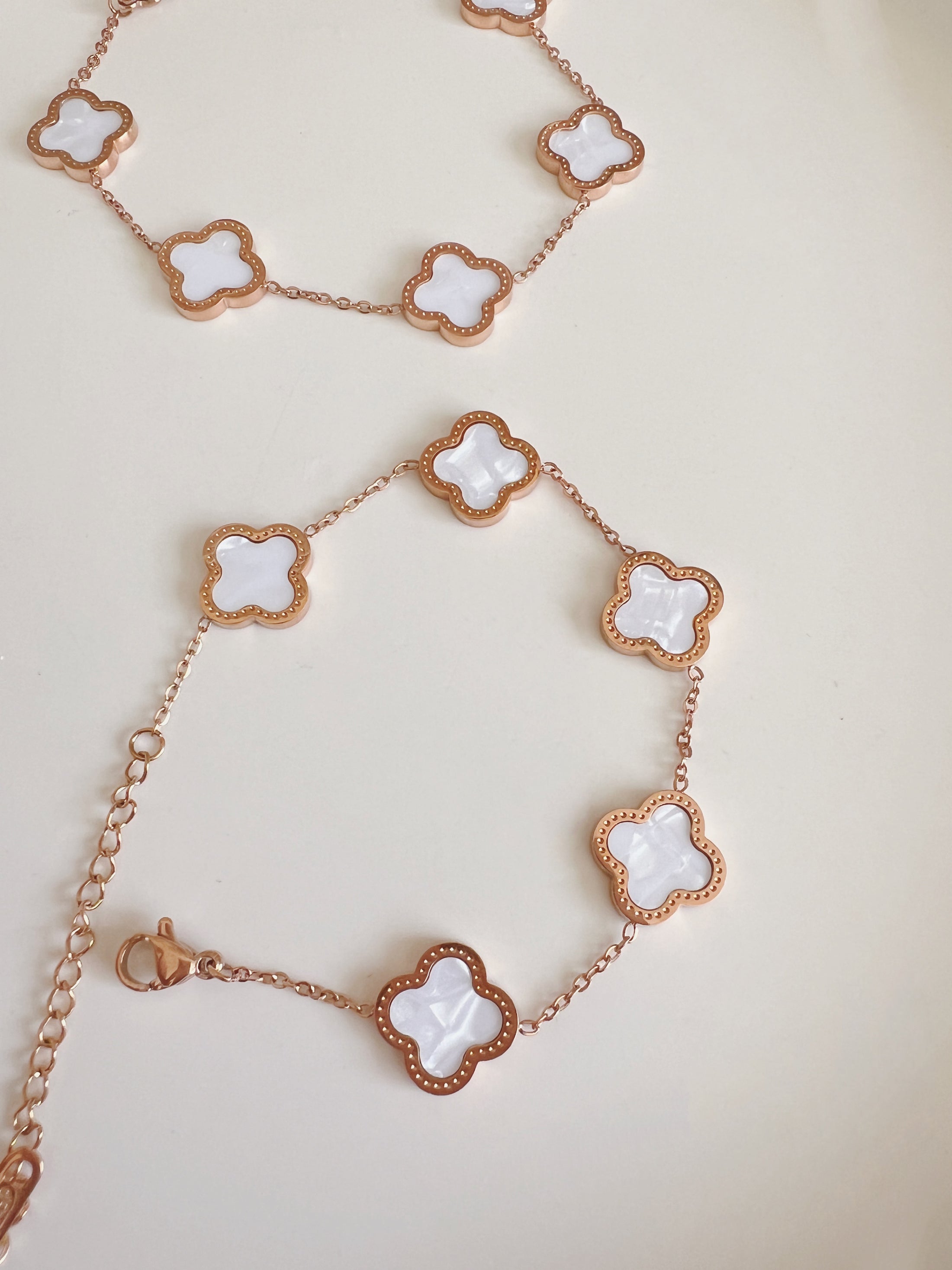 Rose gold clover bracelet