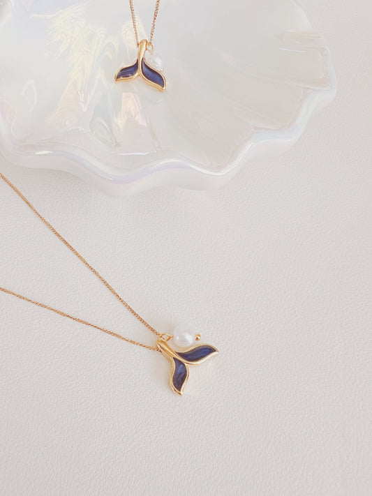 Blue tail necklace