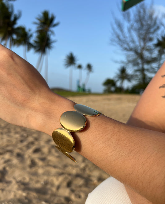 Markis cuff