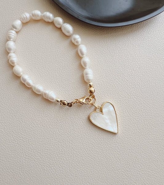 Heart pearls bracelet