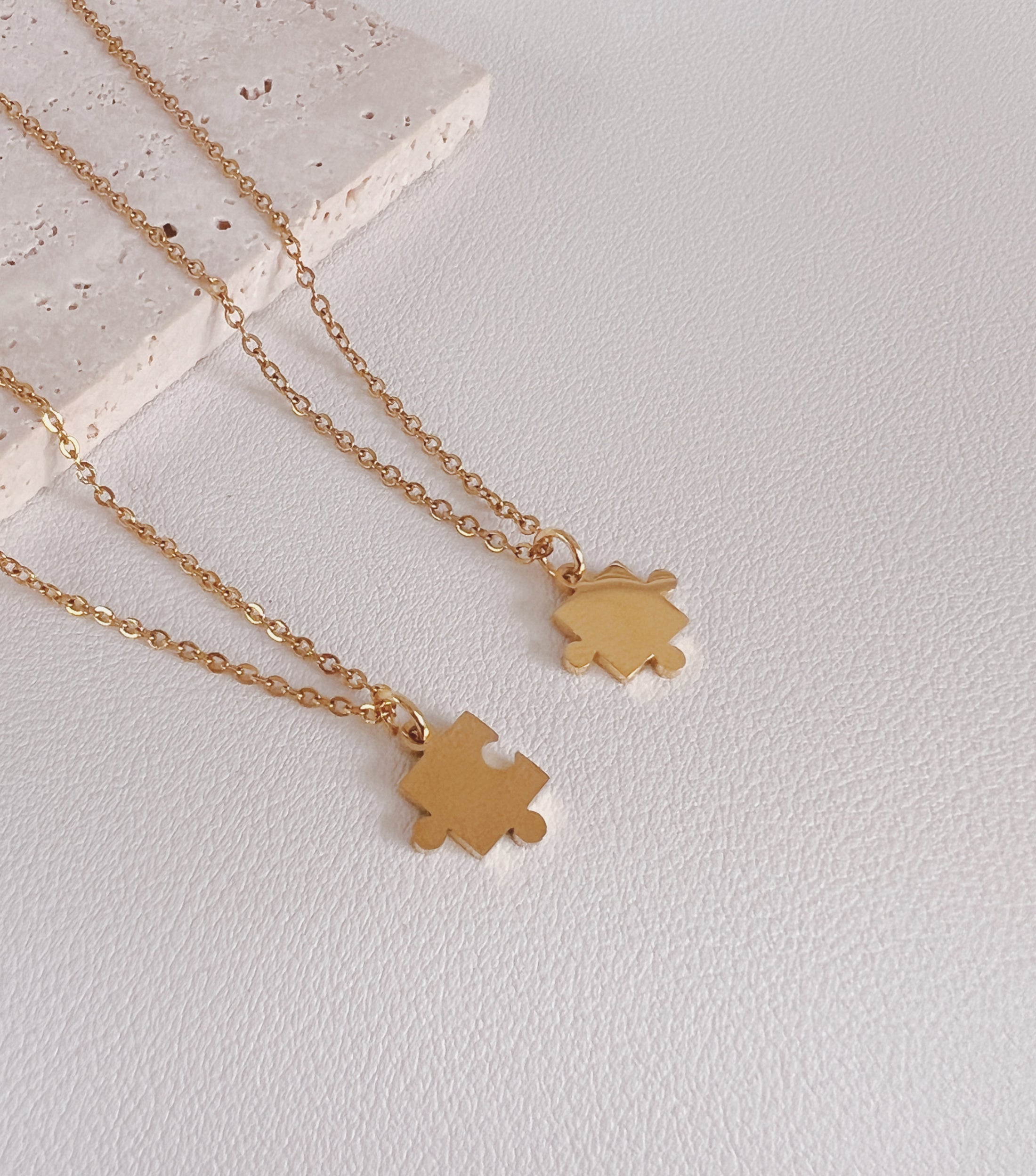 Puzzle necklace set