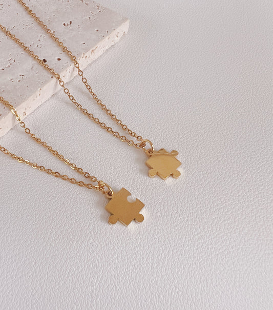 Puzzle necklace set