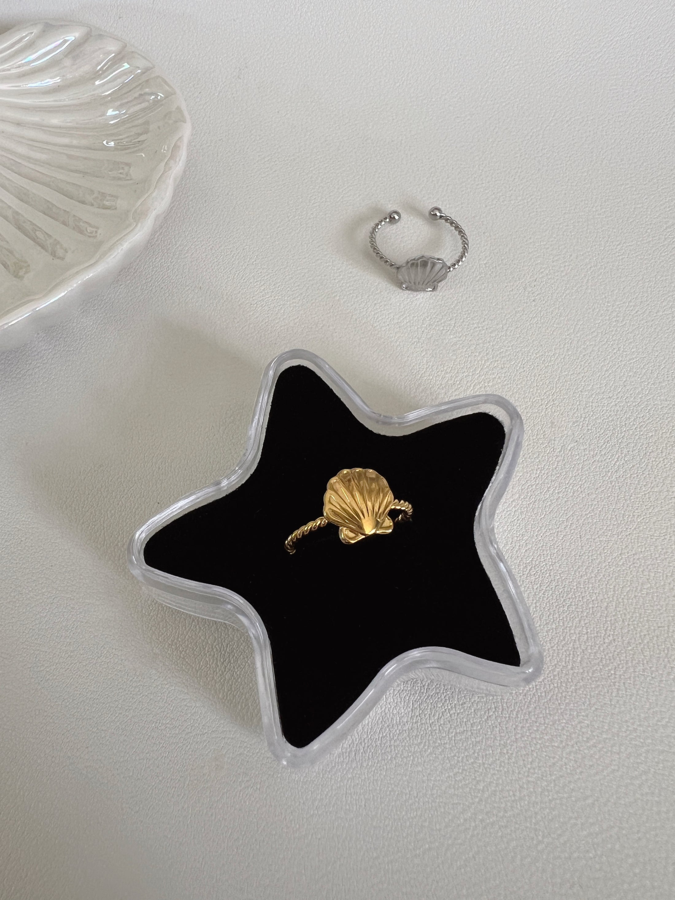 Cora ring