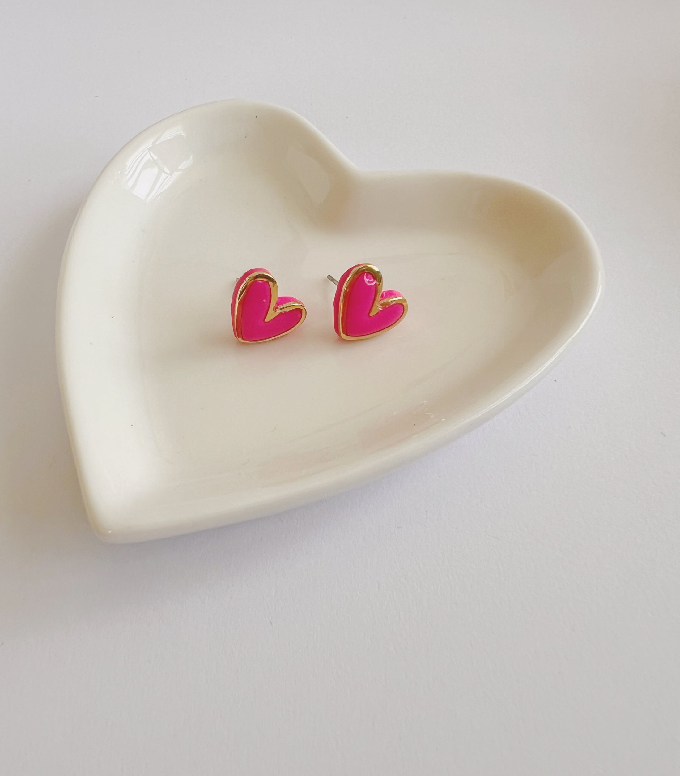 Poly heart studs