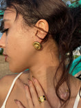 Load image into Gallery viewer, Spiral shell studs
