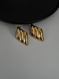 Load image into Gallery viewer, Thais earrings
